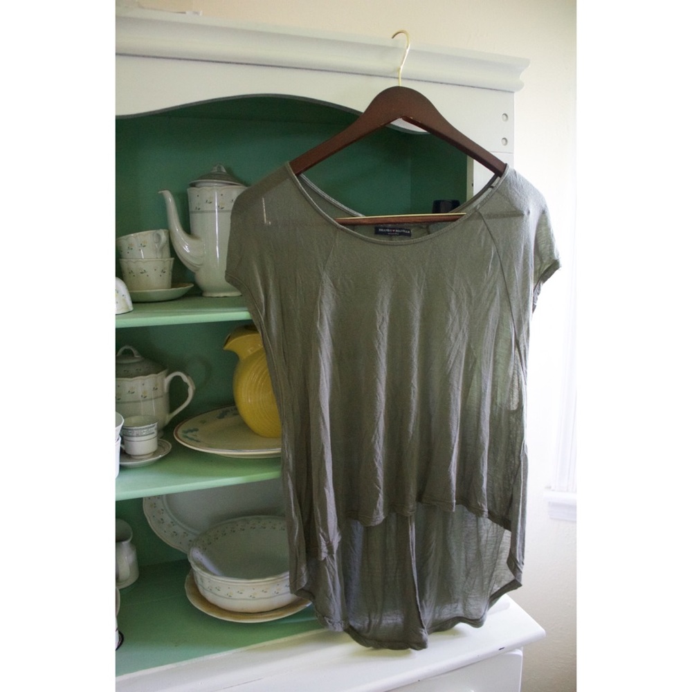 Brandy Melville short sleeve shirt